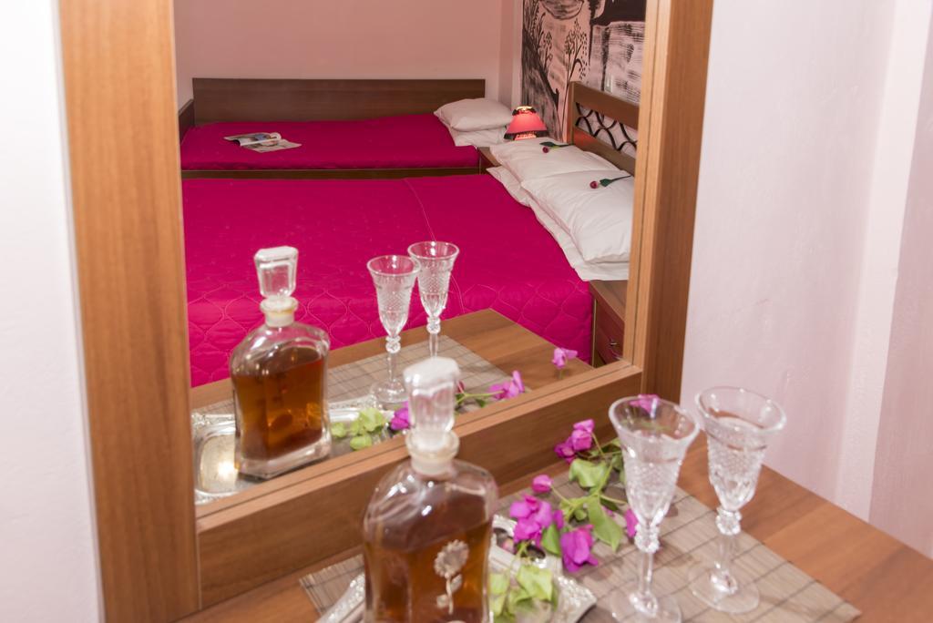 Mary Rooms Adamantas  ภายนอก รูปภาพ